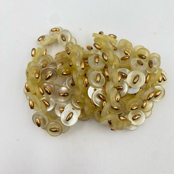 Vintage Chain Link Button Necklace, Light Yellow and Gold Retro Button Necklace - Picture 5 of 9